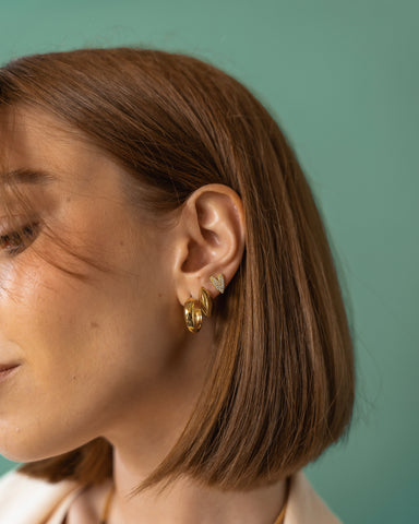 Brinco Heart Cravejado Dourado Brinco Heart Cravejado Dourado