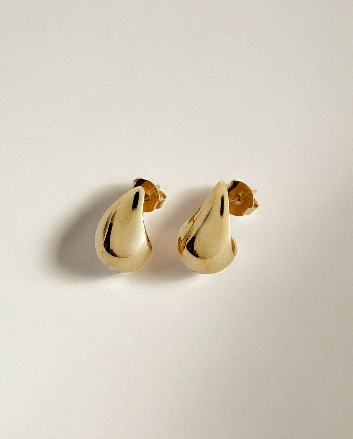 Brinco Gota G Dourado