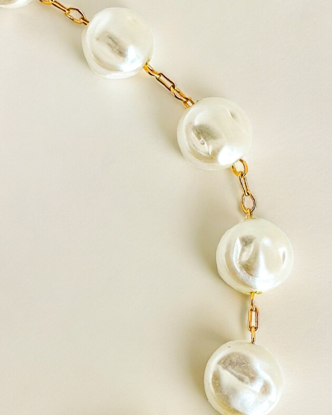Choker Perla Dourado